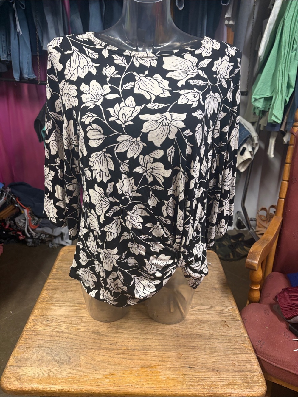 Karen Kane Floral Blouse in Black & White Size XL Like New